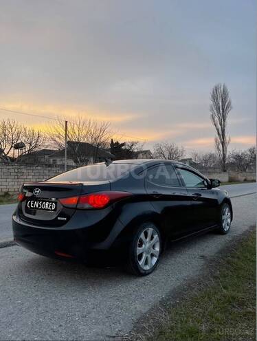 Hyundai Elantra-7
