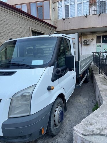 Ford Transit-8