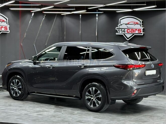 Toyota Highlander-5