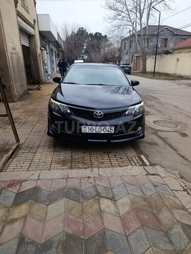 Toyota Camry-1