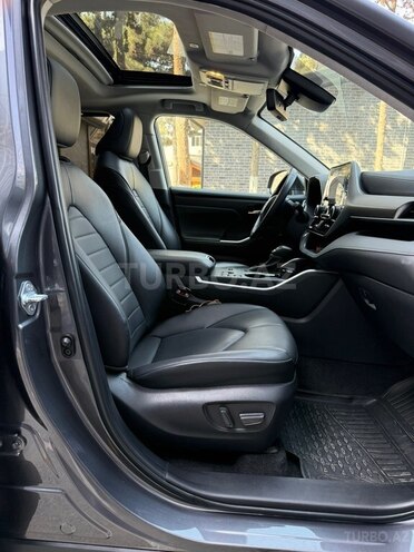 Toyota Highlander-5