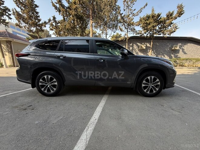 Toyota Highlander-2