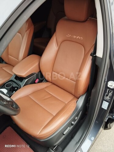 Hyundai Santa Fe-15