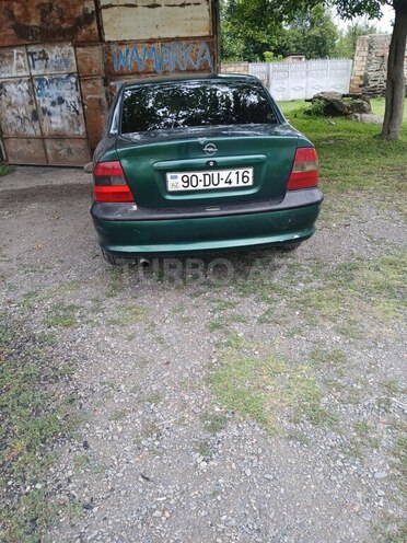 Opel Vectra-4