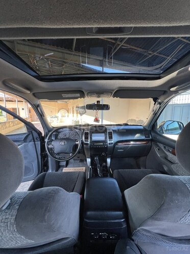 Toyota Land Cruiser Prado-11