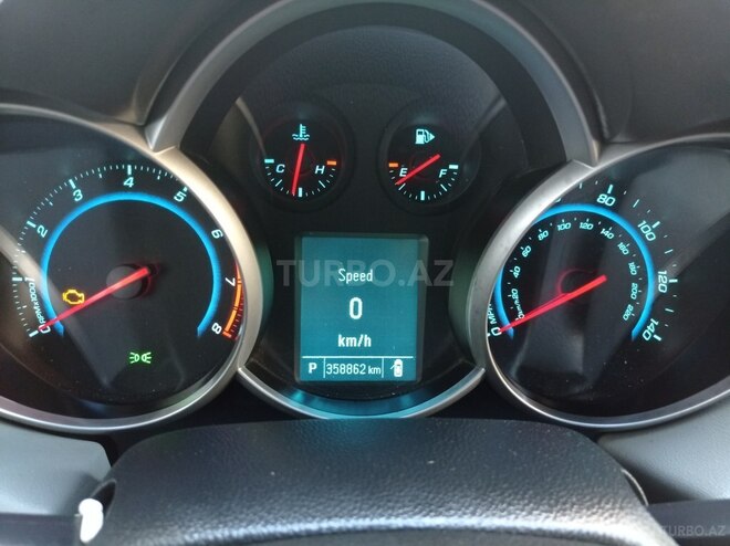 Chevrolet Cruze-20