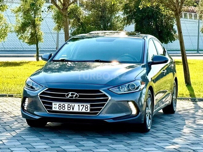 Hyundai Elantra-3