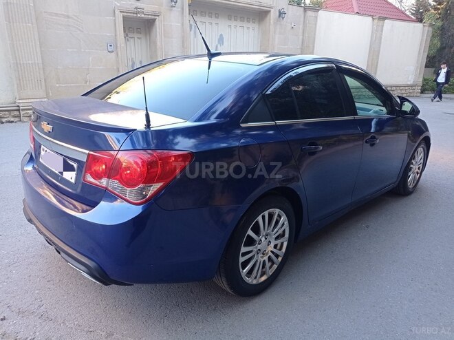 Chevrolet Cruze-11