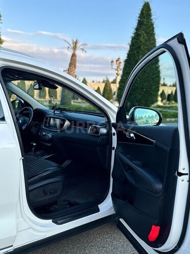 Kia Sorento-16
