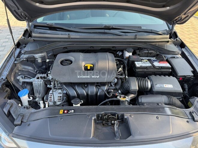 Hyundai Elantra-16