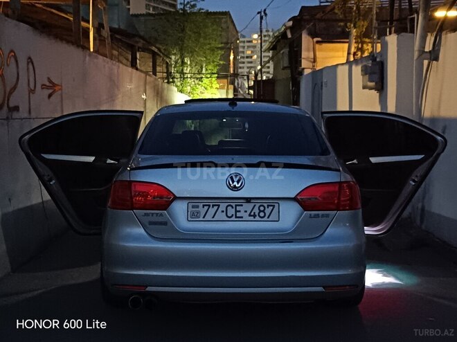 Volkswagen Jetta-4