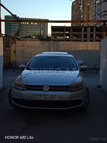 Volkswagen Jetta-5