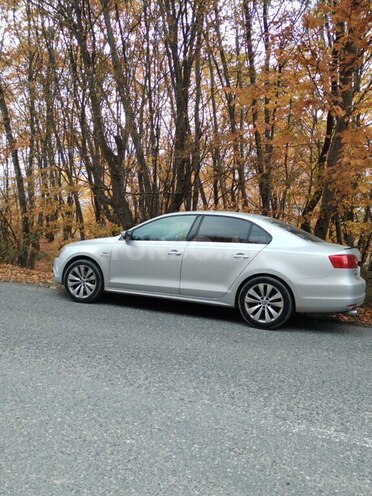 Volkswagen Jetta-6