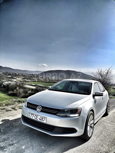 Volkswagen Jetta-11