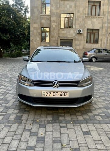 Volkswagen Jetta-12