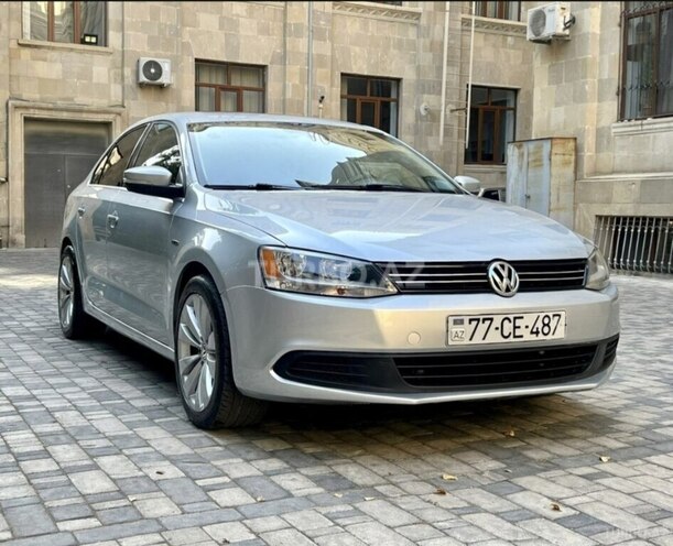 Volkswagen Jetta-1