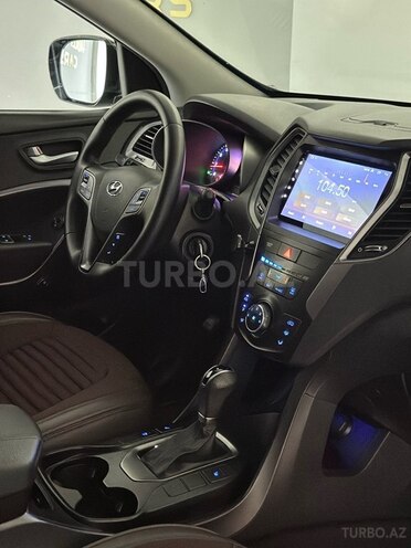 Hyundai Santa Fe-15