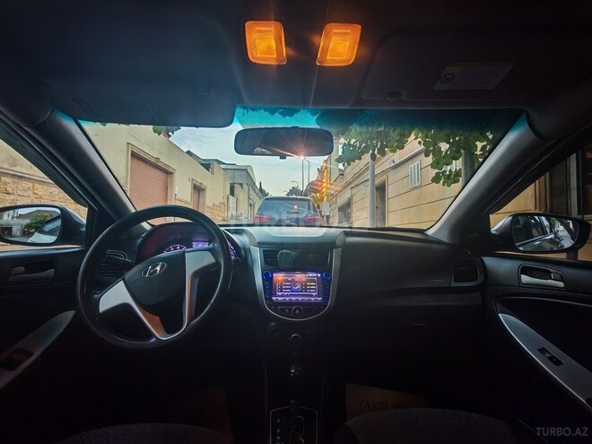 Hyundai Accent-3