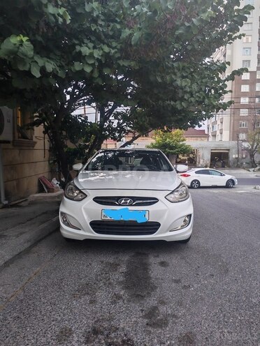 Hyundai Accent-1