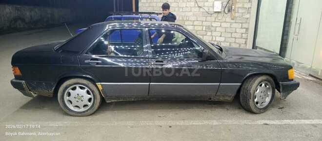 Mercedes 190-4