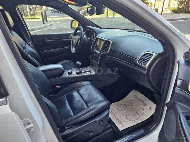 Jeep Grand Cherokee-16