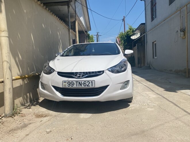 Hyundai Elantra-1