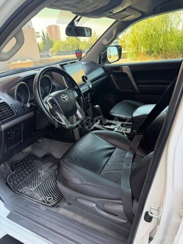 Toyota Land Cruiser Prado-6
