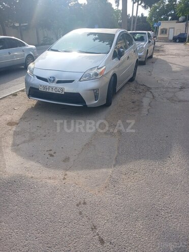 Toyota Prius-3