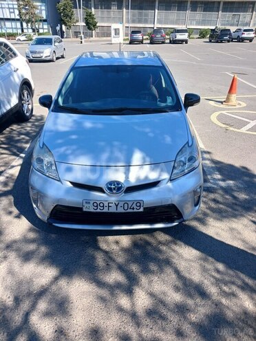 Toyota Prius-4
