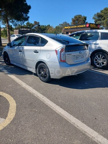 Toyota Prius-6