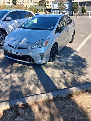 Toyota Prius-7