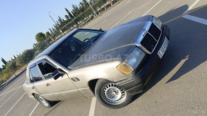 Mercedes 200 D-5