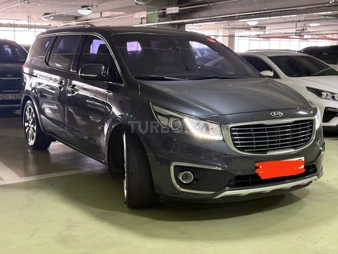 Kia Carnival-1