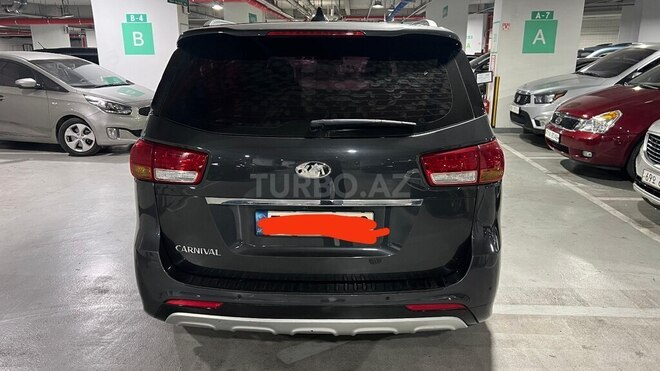 Kia Carnival-3