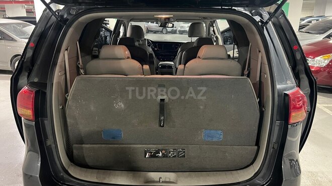Kia Carnival-10