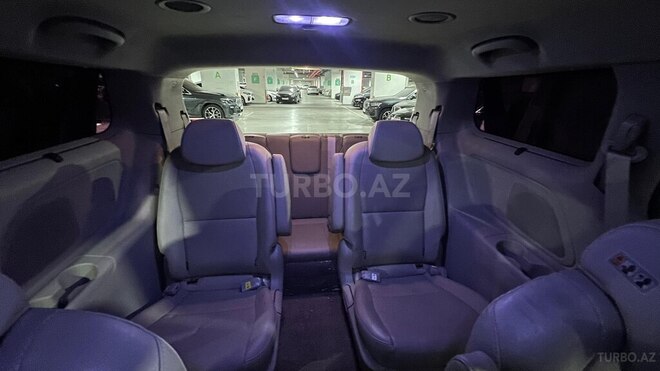 Kia Carnival-6