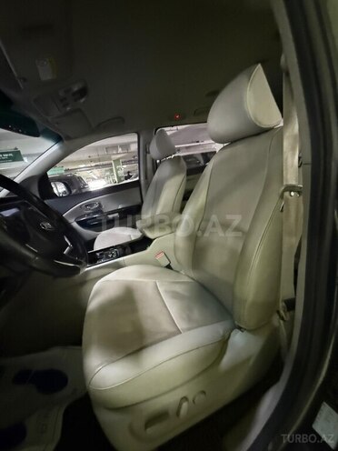 Kia Carnival-8
