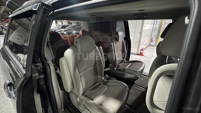 Kia Carnival-7