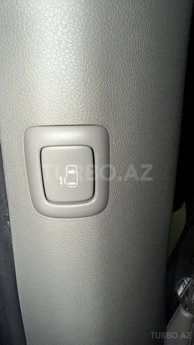 Kia Carnival-17
