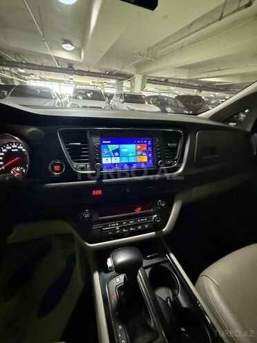 Kia Carnival-18