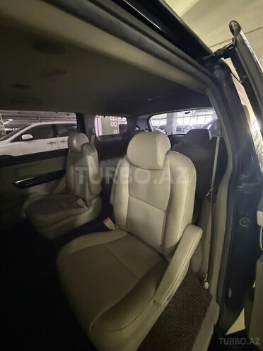 Kia Carnival-15