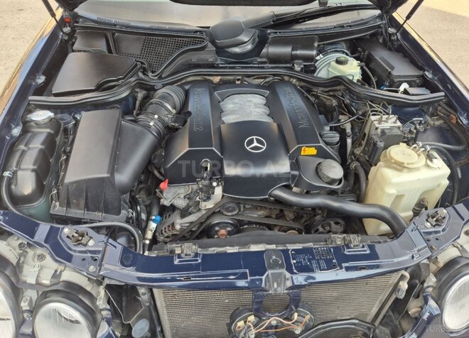 Mercedes E 240-8