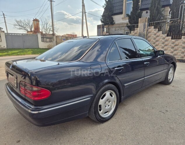 Mercedes E 240-12