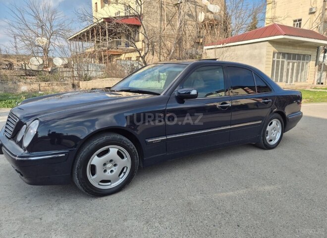 Mercedes E 240-10