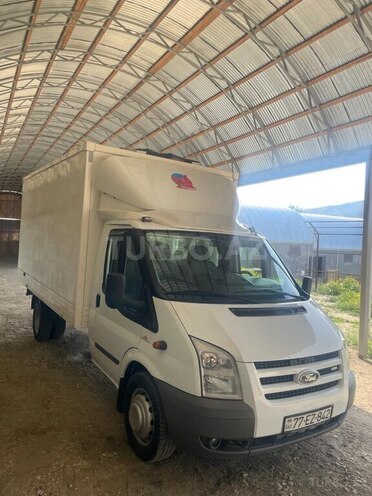 Ford Transit-5