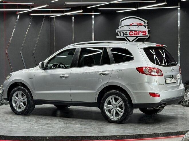 Hyundai Santa Fe-4