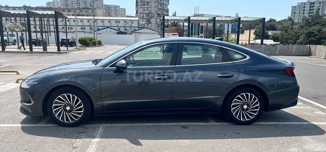 Hyundai Sonata-4