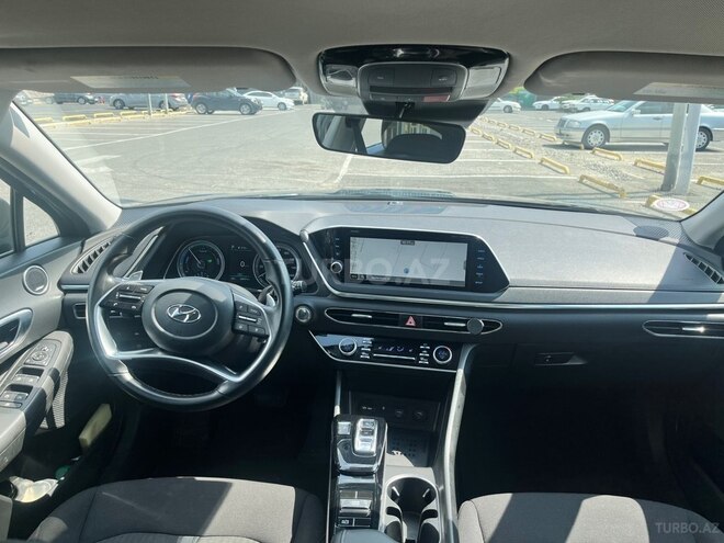 Hyundai Sonata-13