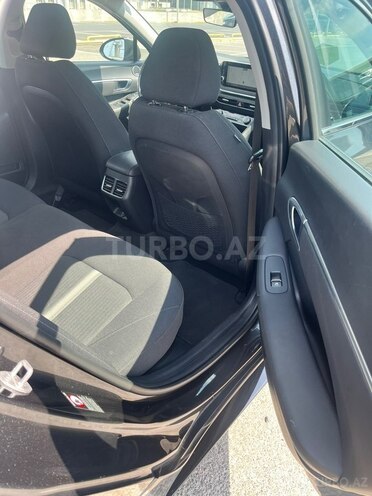Hyundai Sonata-12