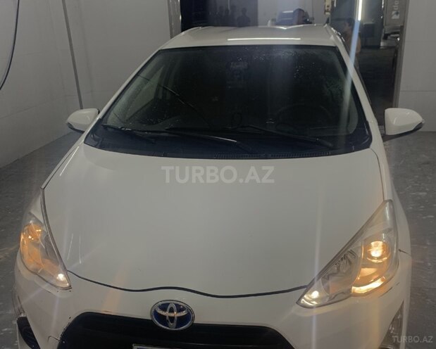 Toyota Aqua-1